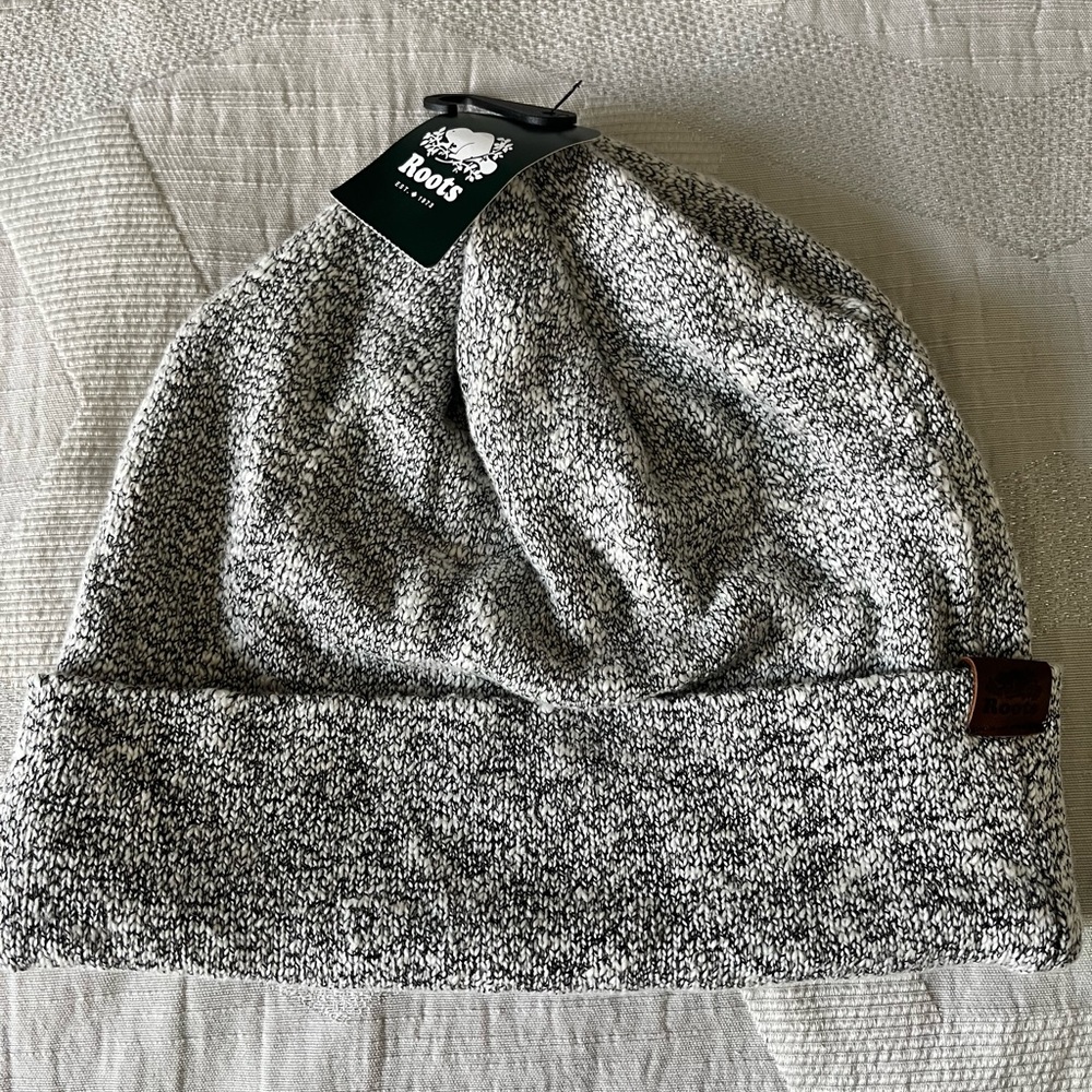 BNWT Roots Hat